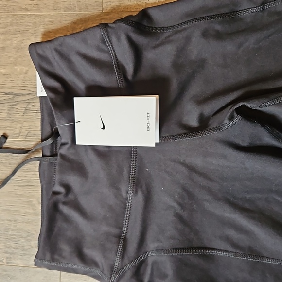 Nike Fast Women's Mid Rise Crop XS Running Leggings. NWT - Picture 2 of 5